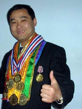 张兴国:2004年中国餐饮业年度十大人物,绿色餐饮厨艺协会会长